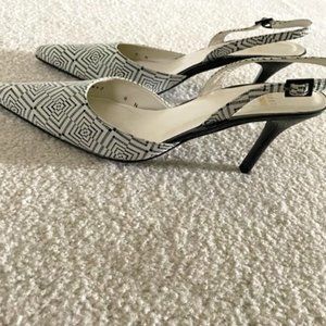 Stuart Weitzman pumps 8N